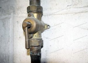Ancien robinet gaz métal